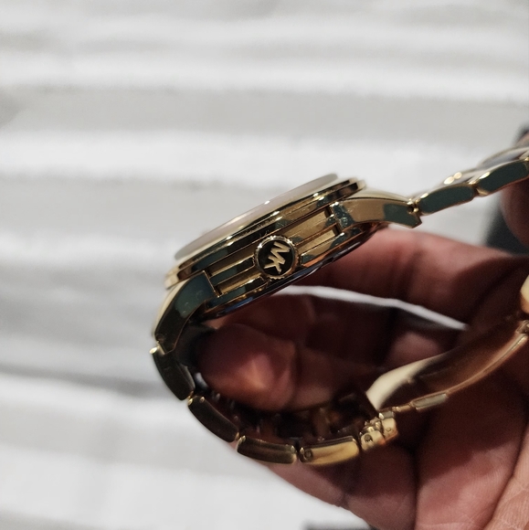 MK Women Watch - Picture 4 of 5